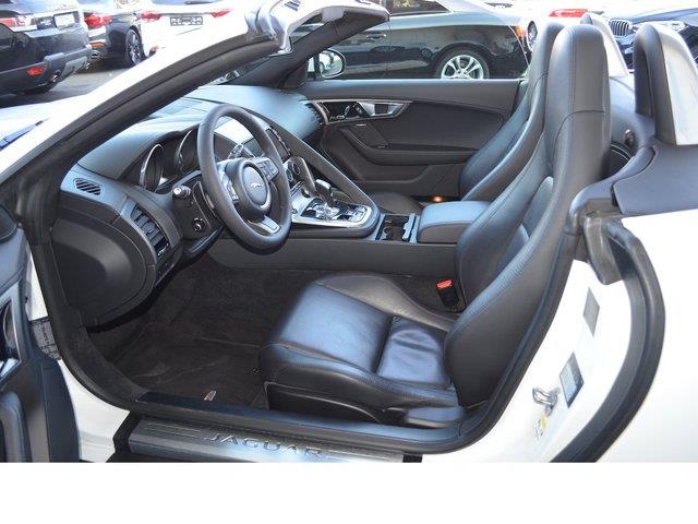 JAGUAR F TYPE (01/06/2016) - 